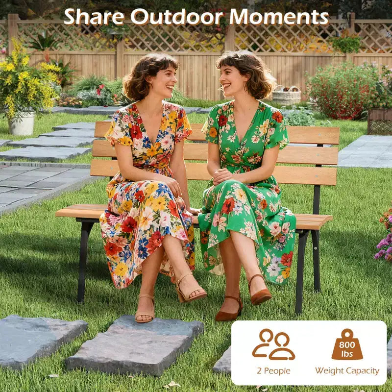 Causeuse de patio Costway en bois d'acacia avec cadre en métal robuste, dossier et assise à lattes Naturel + Noir