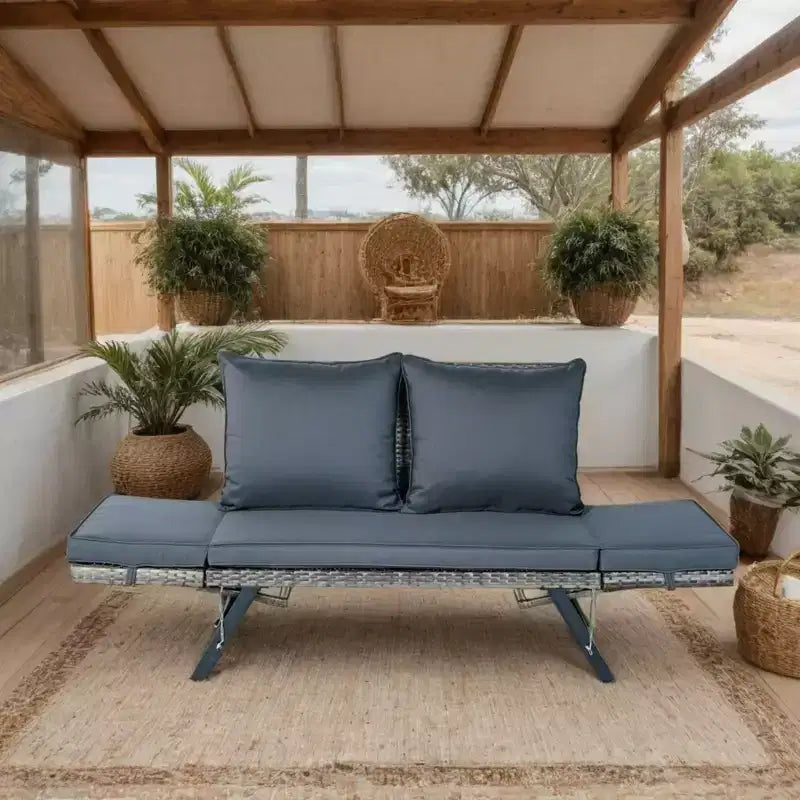 Banc extérieur pliable GDFStudio Duri moderne en acier et osier avec coussin