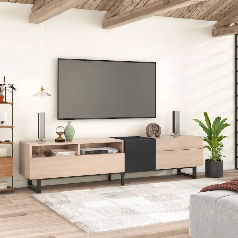 Meuble TV 70,9 po avec double espace de rangement pour téléviseurs de 80 po, en noir et bois naturel