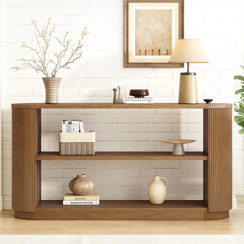 Console polyvalente mince avec étagère ouverte et grain de bois élégant pour le salon