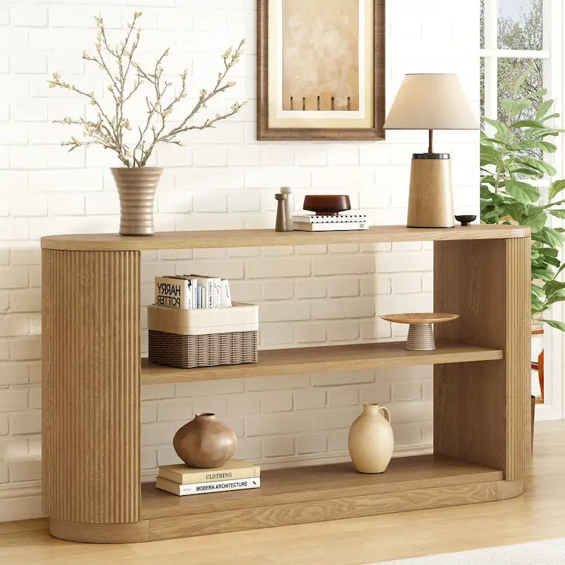 Console polyvalente mince avec étagère ouverte et grain de bois élégant pour le salon