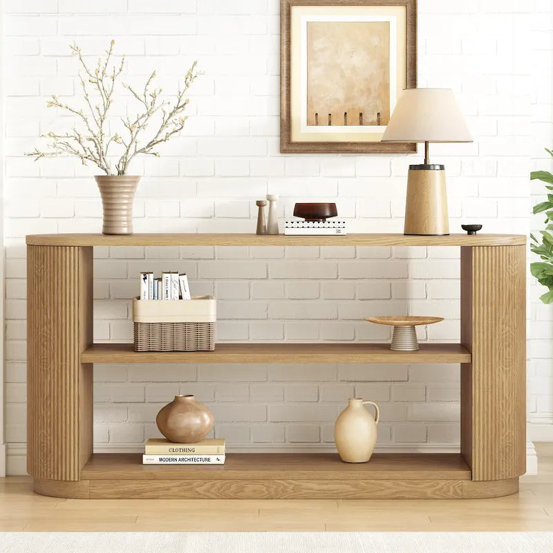 Console polyvalente mince avec étagère ouverte et grain de bois élégant pour le salon