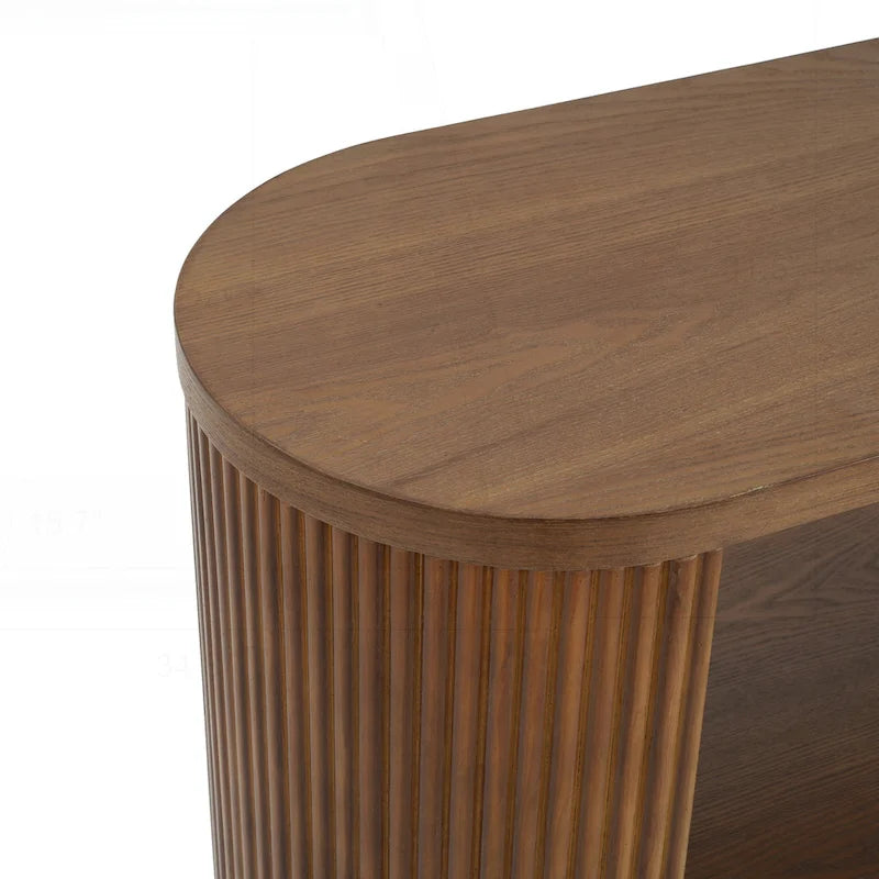 Console polyvalente mince avec étagère ouverte et grain de bois élégant pour le salon