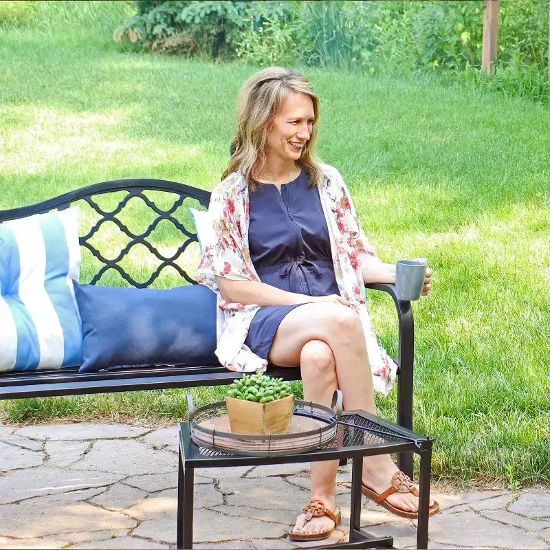 Banc de jardin extérieur en fonte noire Sunnydaze 2 places avec motif en treillis