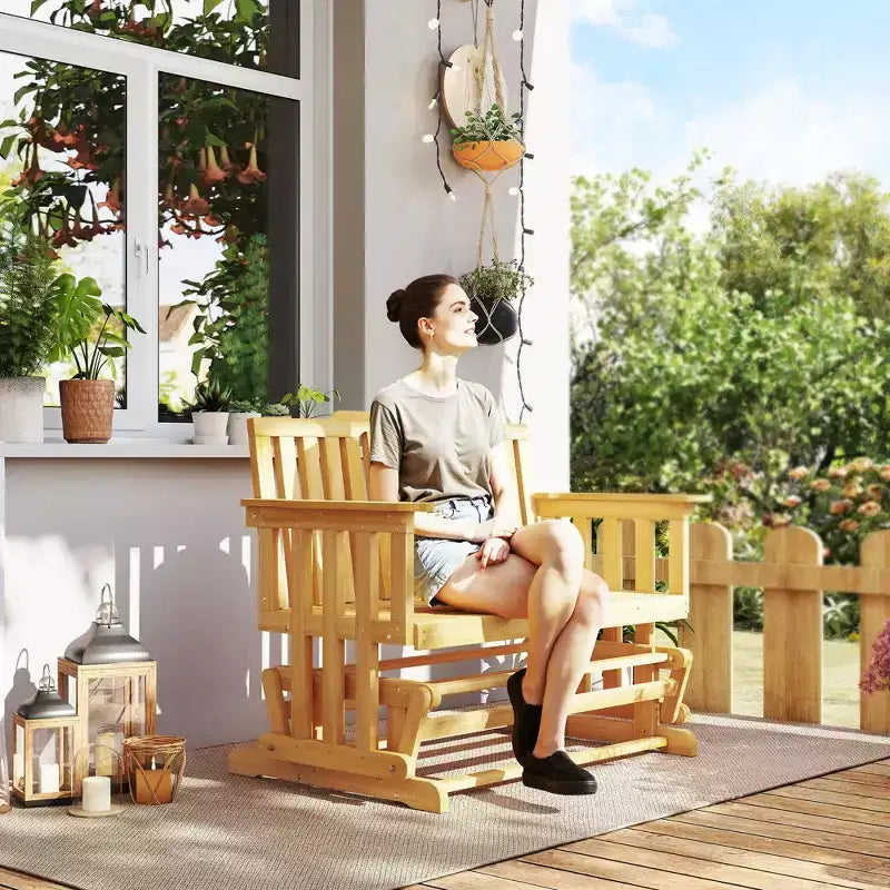Banc de jardin à bascule Outsunny en bois, causeuse d'extérieur en bois avec dossier haut et accoudoirs, 2 places