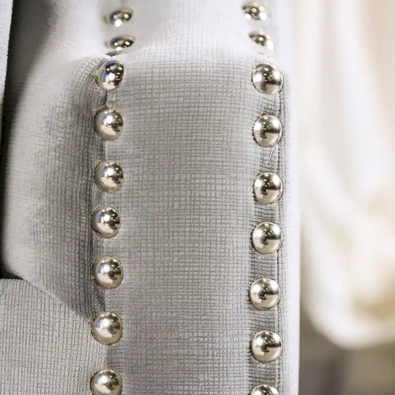Canapé Nall en tissu rembourré avec dossier capitonné et accoudoirs Tuxedo par Furniture of America