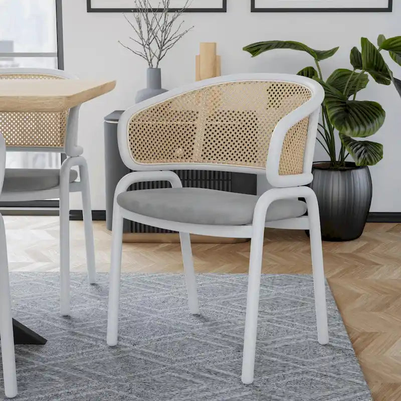 Chaise d'appoint moderne et élégante Ervilla avec dossier en rotin et pieds en acier blanc pour salle à manger et cuisine