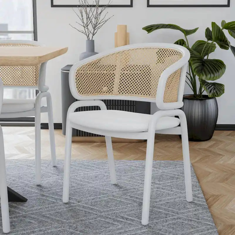 Chaise d'appoint moderne et élégante Ervilla avec dossier en rotin et pieds en acier blanc pour salle à manger et cuisine