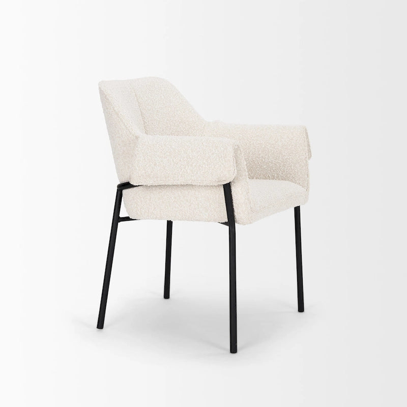 Chaise de salle à manger Brently avec tissu bouclé crème et pieds en métal noir mat