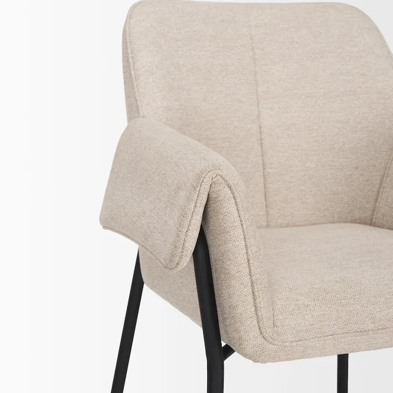 Chaise de salle à manger Brently avec tissu bouclé crème et pieds en métal noir mat