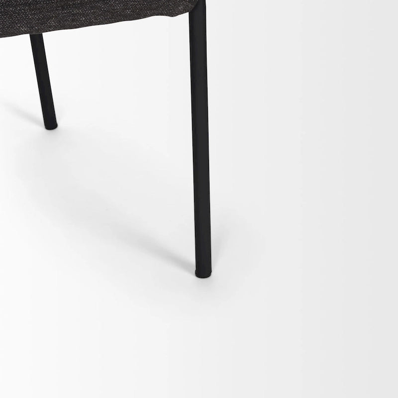 Chaise de salle à manger Brently avec tissu bouclé crème et pieds en métal noir mat