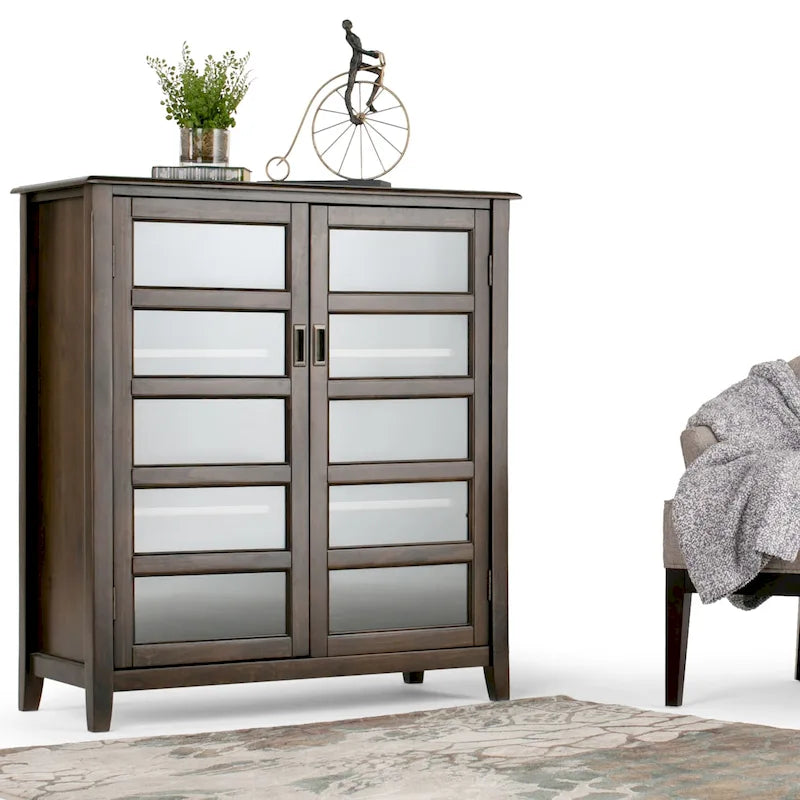 WYNDENHALL Portland Armoire de rangement de transition en BOIS MASSIF de 101,6 cm de large, couleur brun acajou - 101,6 cm L x 42,9 cm P x 111,8 cm H