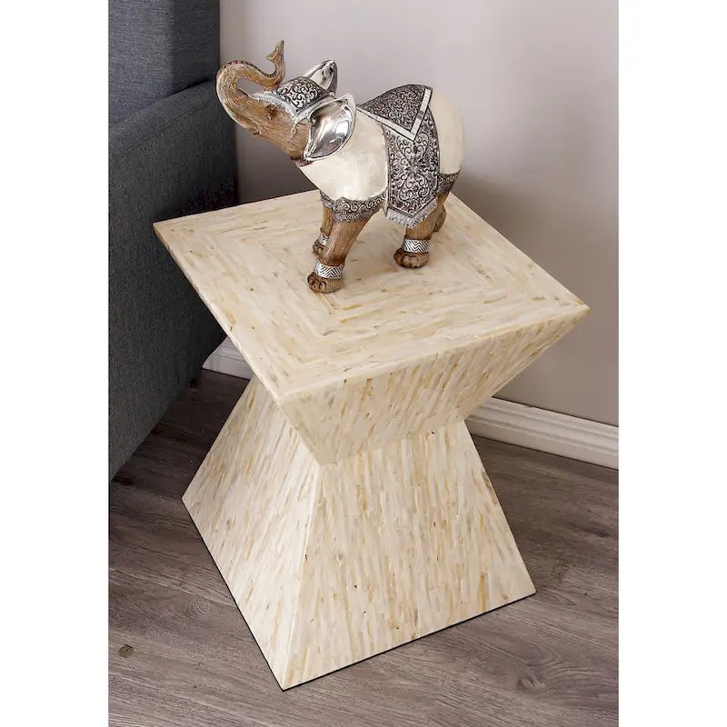 Table d'appoint en nacre faite à la main en forme de sablier - Grise ou Beige - Roche River Decor