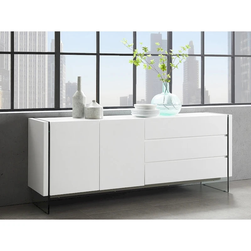 Buffet IL VETRO en laque blanche haute brillance avec verre transparent.