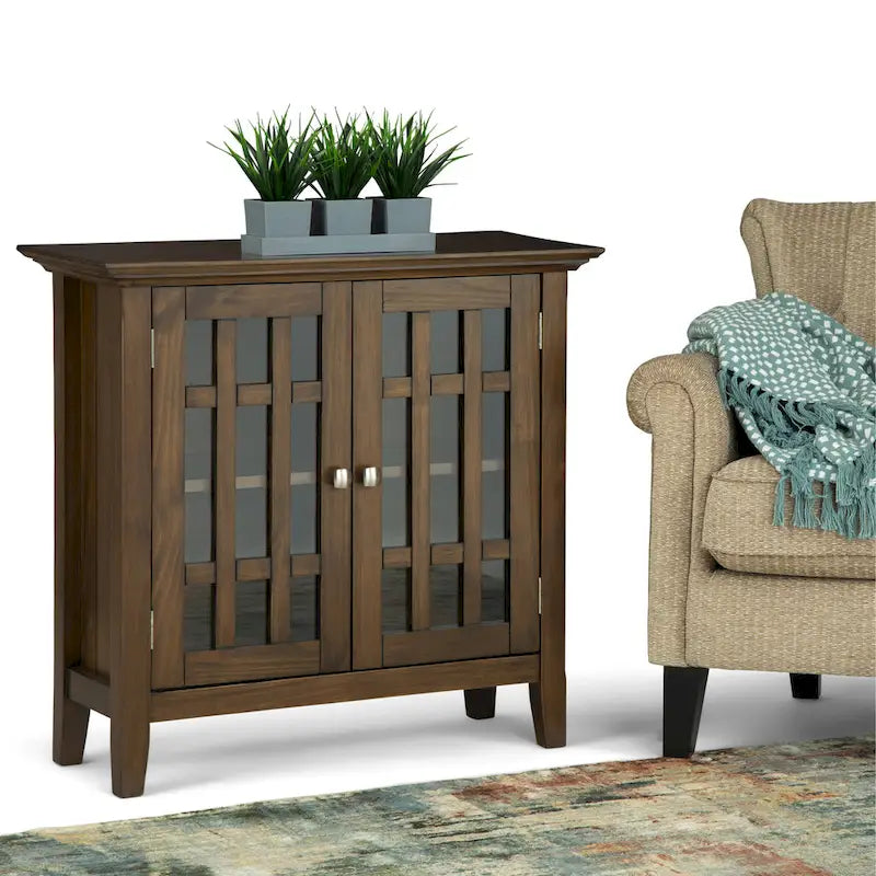 WYNDENHALL Halifax Armoire de rangement de style transitionnel en bois massif, 37 po de largeur - 37 larg. x 17 prof. x 36 haut.