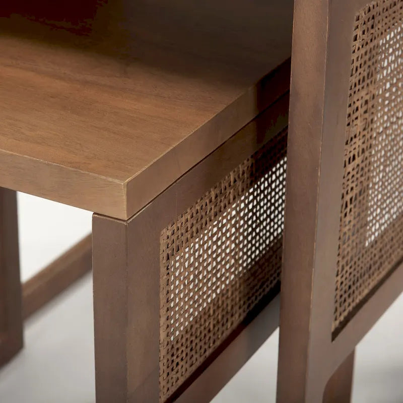 Tables d'appoint gigognes carrées en bois massif Grier avec accents en rotin (ensemble de 2) - 20L x 20l x 23H