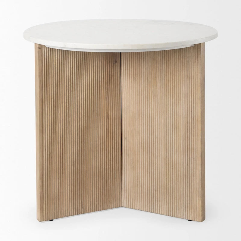 Table d'appoint ronde Enzo en marbre blanc avec piètement cannelé en bois massif brun clair