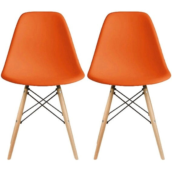 Lot de 2 chaises de salle à manger modernes du milieu du siècle, sans accoudoirs, avec coque en plastique et piètement en bois naturel de type Eiffel, couleur rouge