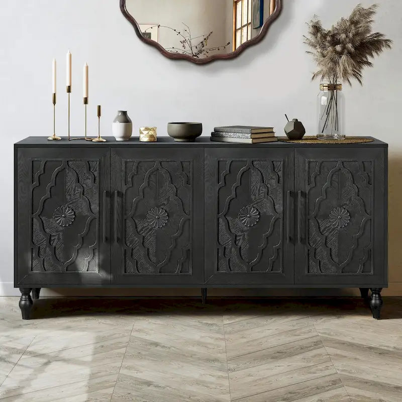 Grande armoire de rangement avec portes sculptées de fleurs et poignées métalliques