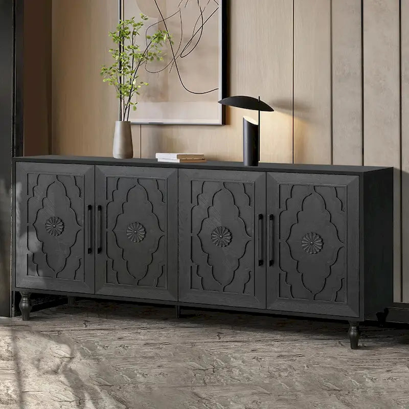 Grande armoire de rangement avec portes sculptées de fleurs et poignées métalliques