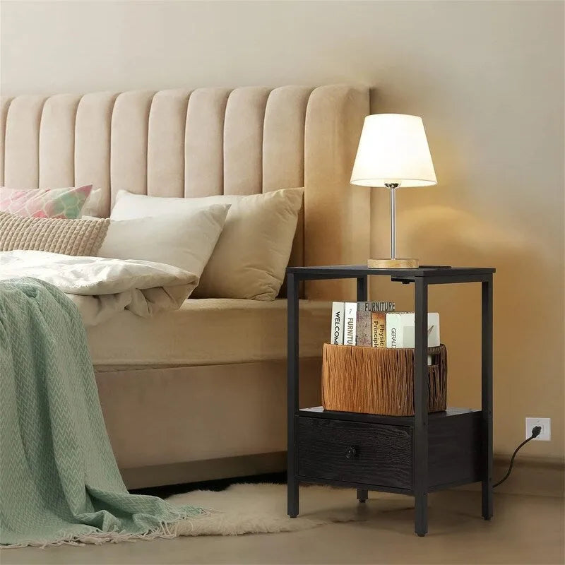 Table d'appoint avec station de recharge - 11,8P x 15,7L x 23,6H